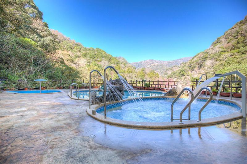 Crystal Hotel ريناي المظهر الخارجي الصورة